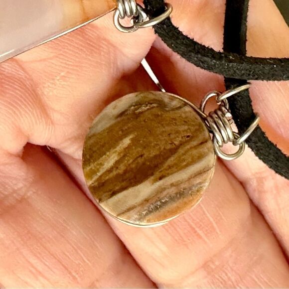 Agate double pendant necklace on black cord - Picture 10 of 10